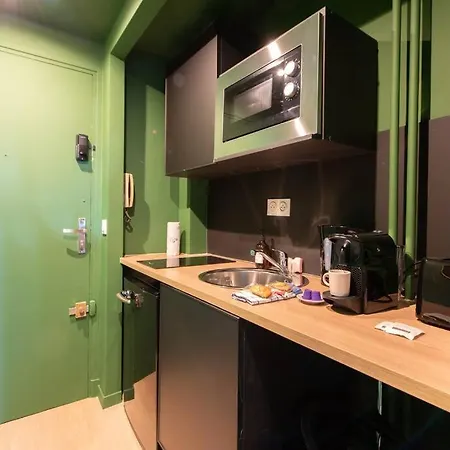 The Jungle - Jacuzzi, Sauna & Projector Appartement Cannes