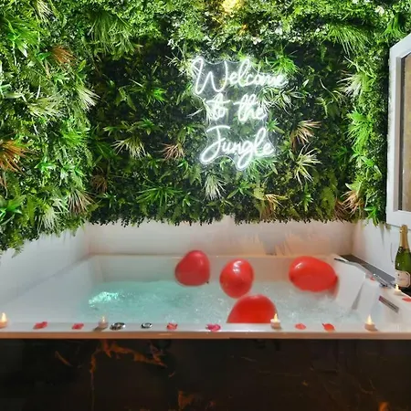 Appartement The Jungle - Jacuzzi, Sauna & Projector Cannes